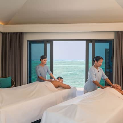 Couples treatment rooms, body treatments, aromatherapy