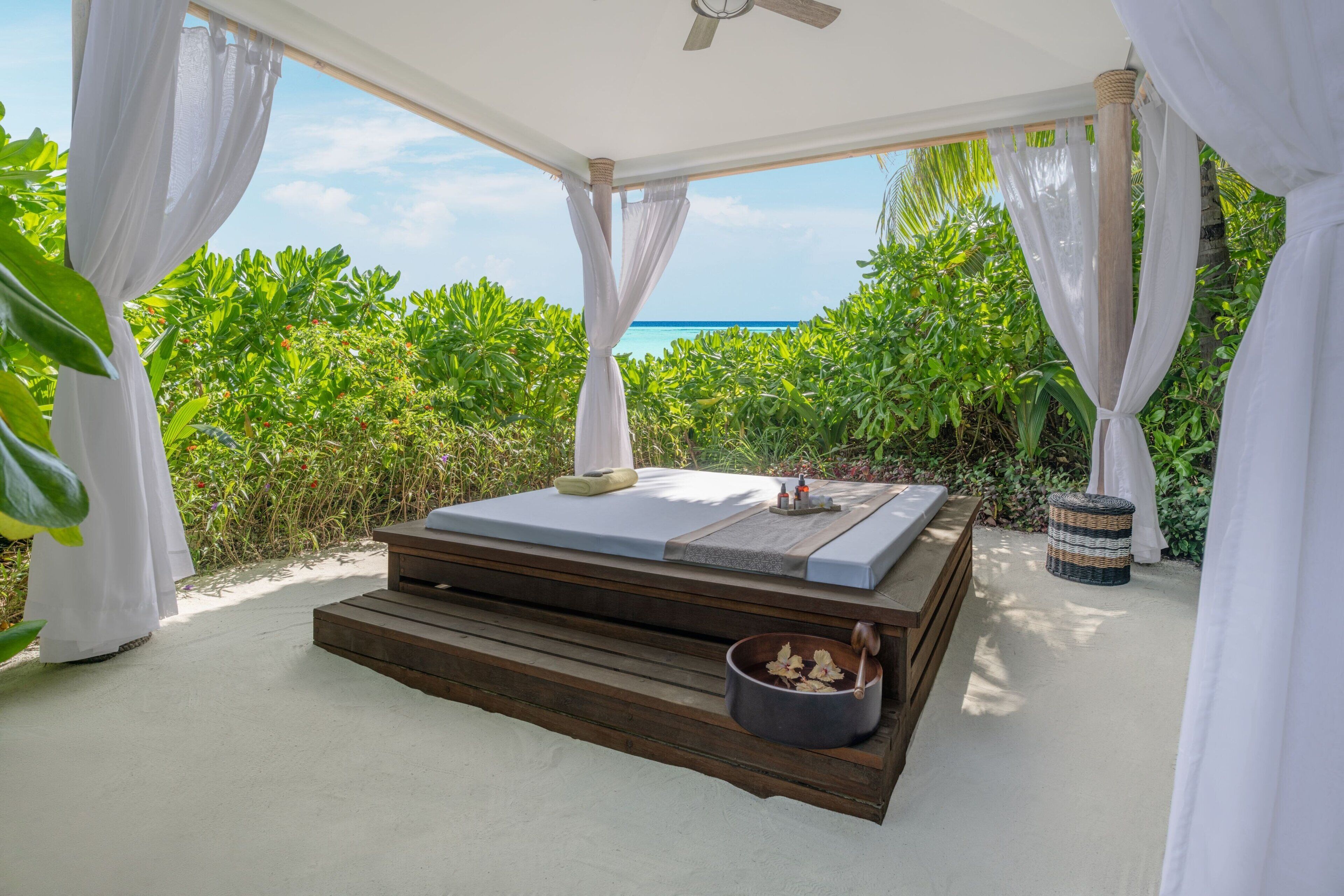 Couples treatment rooms, body treatments, aromatherapy