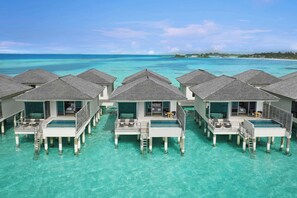 基础客房, 1 间卧室, 海洋景观 (Overwater) | 泳池 | 2 室外游泳池