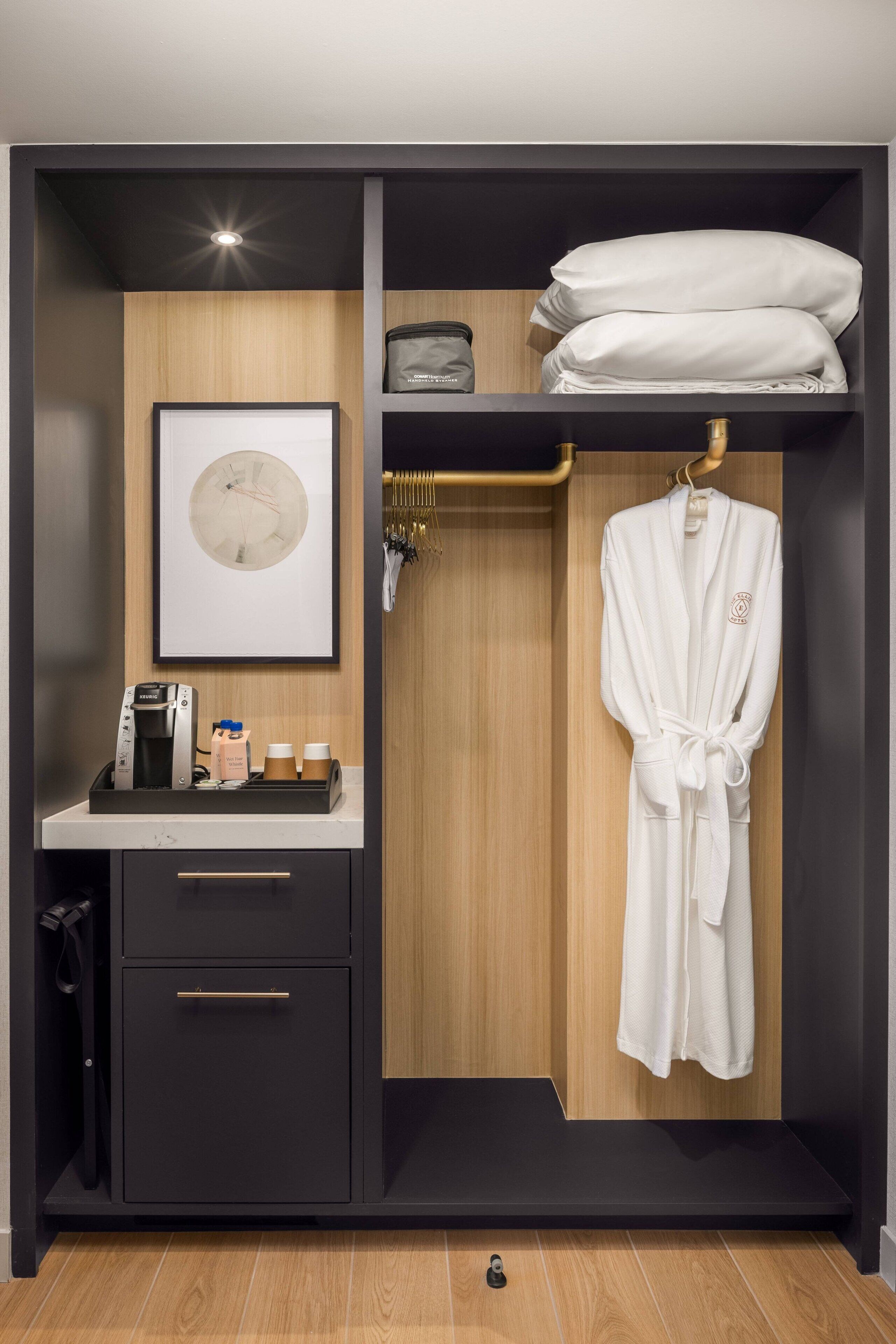 in-room safe, laptop workspace, blackout curtains, iron/ironing board