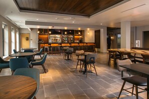 Daily cooked-to-order breakfast (USD 15.00 per person)