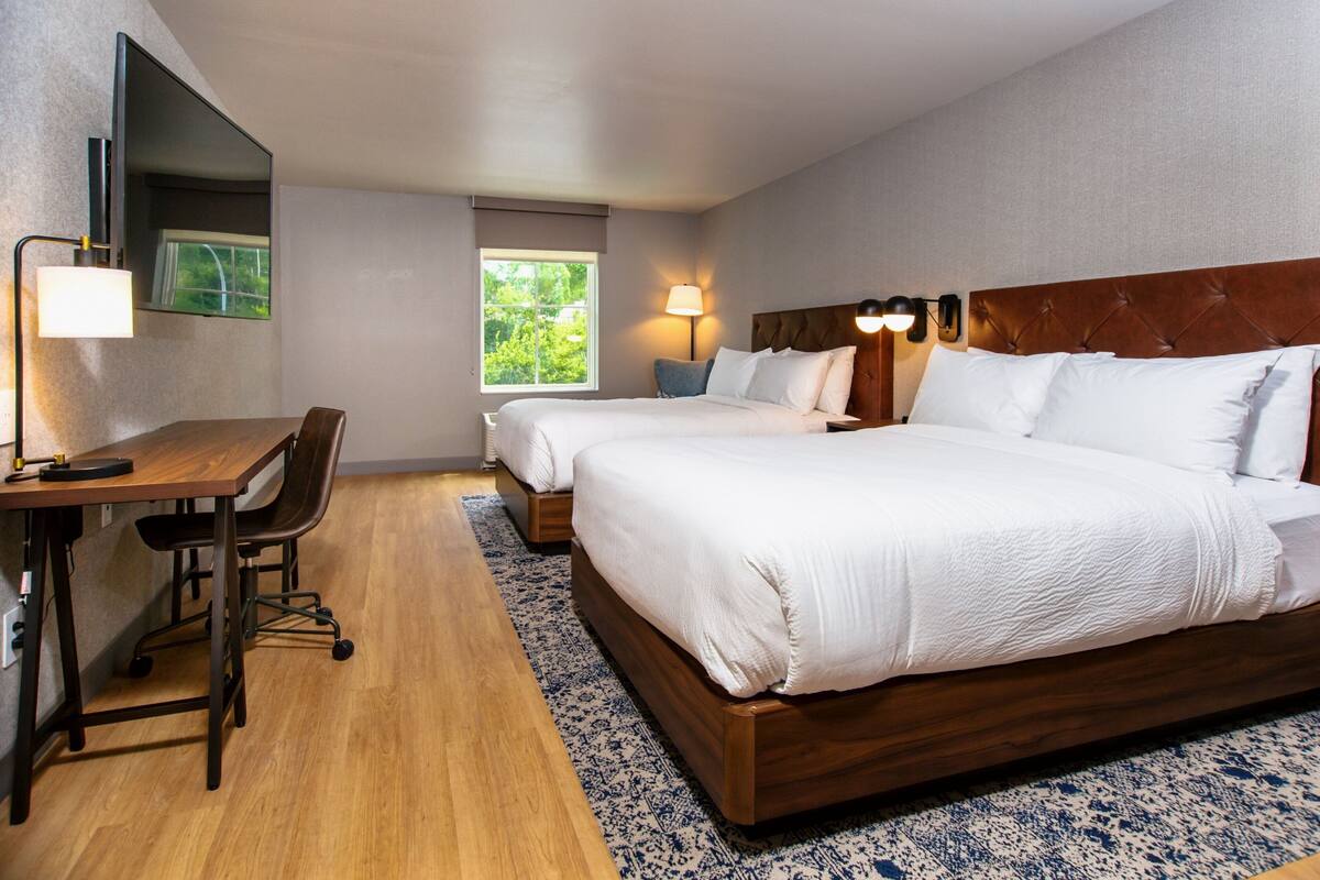 traditional room, 2 queen beds | 1 bedroom, down duvets, desk, laptop workspace