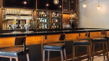 5 restaurants servant le petit déjeuner, le déjeuner et le dßner
