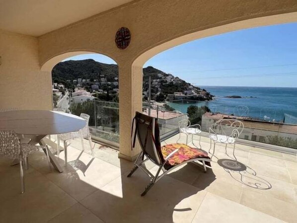 Outdoor dining - Beautiful house in Roses near the beach Av-45 (Rosas / Roses)