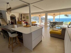 TV - Beautiful house in Roses near the beach Av-45 (Rosas / Roses)