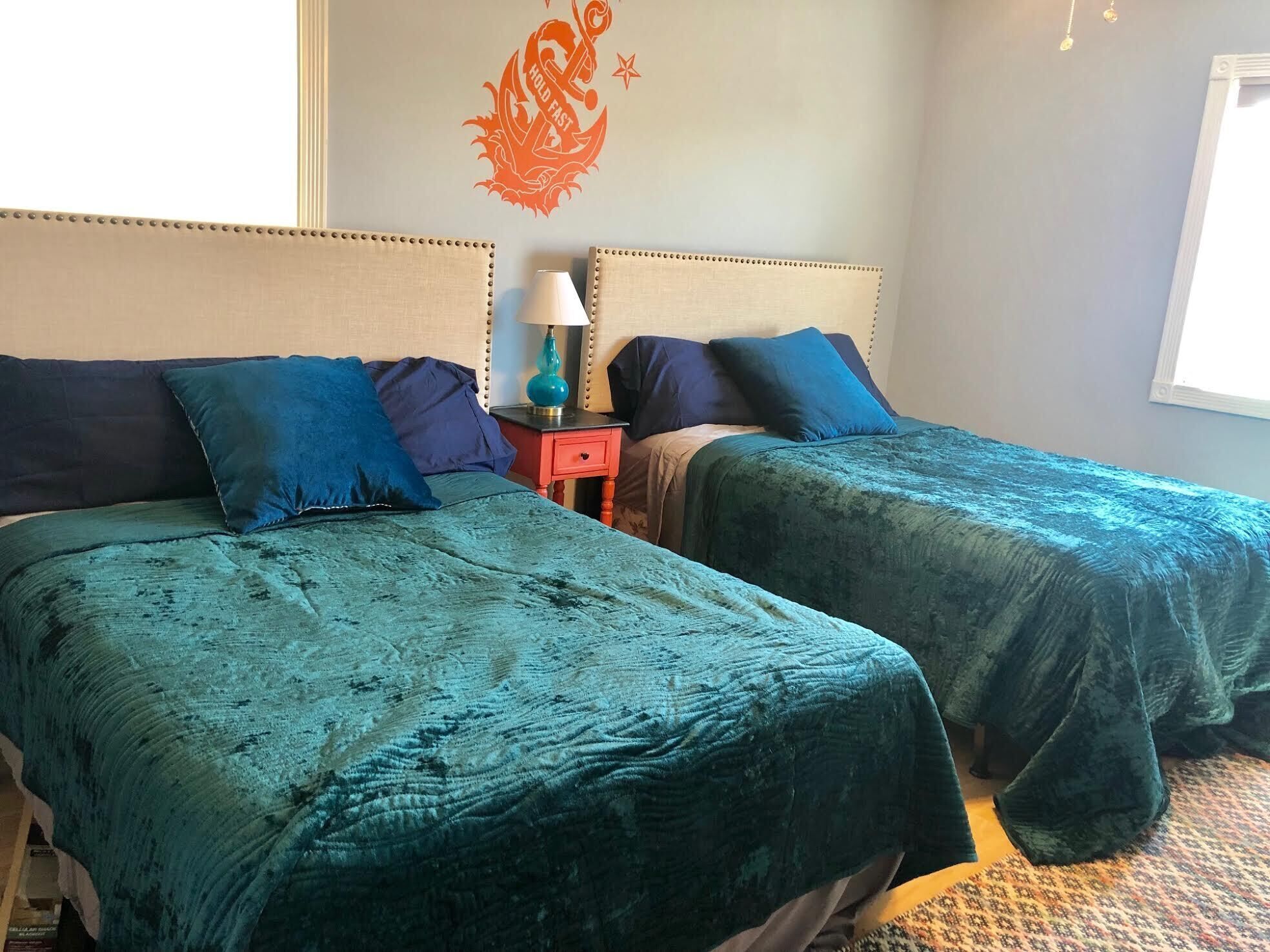 LARGE 5 bed, 3 bath house, 2 blks from beach