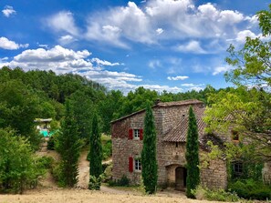 Exterior - Entire Priory, sleeps 12, private pool in the heart of bucolic Ardèche (Payzac)