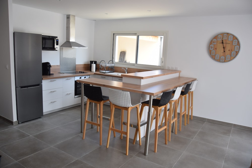 Maison Grenadier, Climatisee Avec Terrasse, Jardin ET Jacuzzi Prive