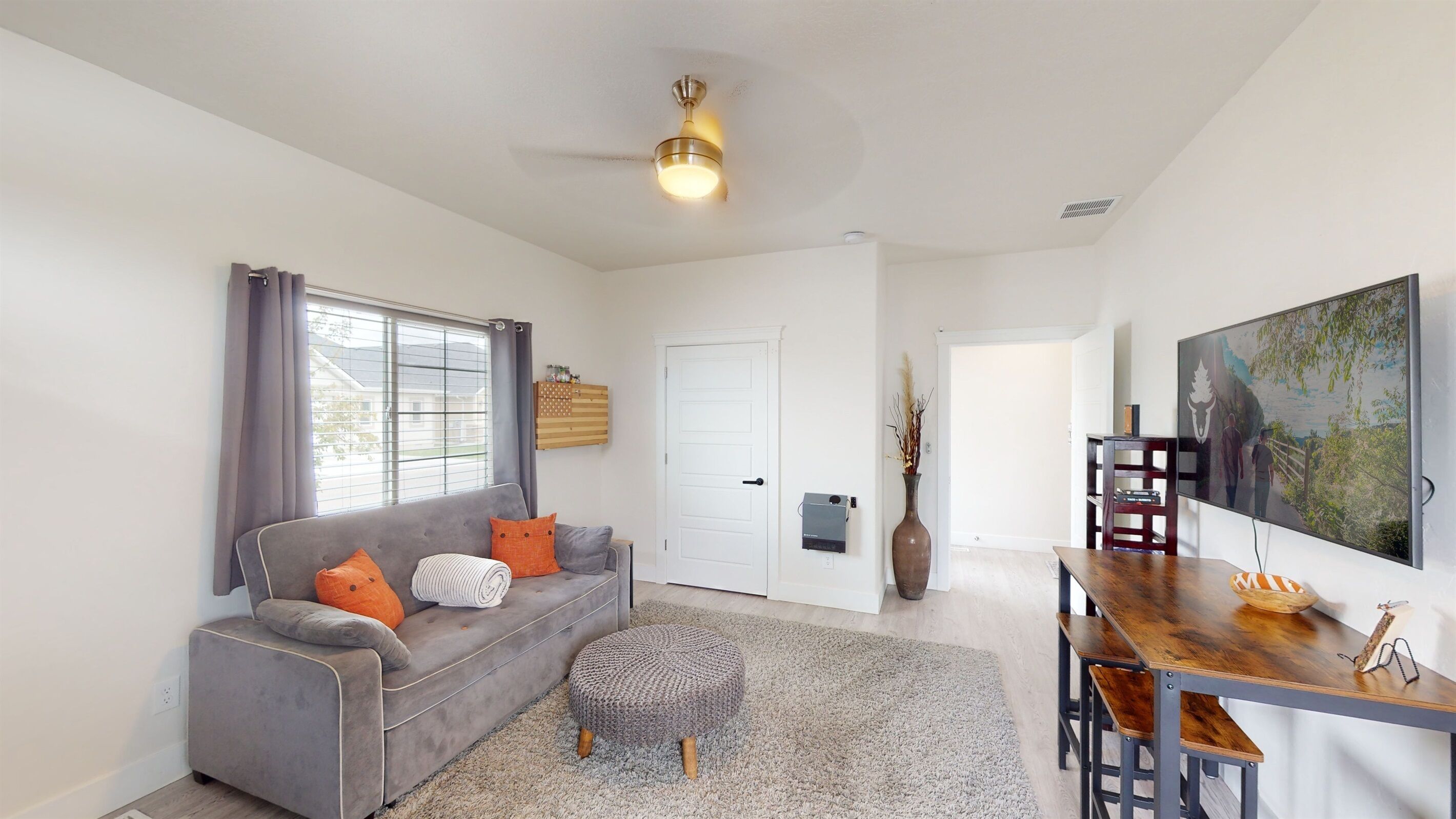 1087C - TJ Rancher Corp & Vacn Rental -Kitchenette