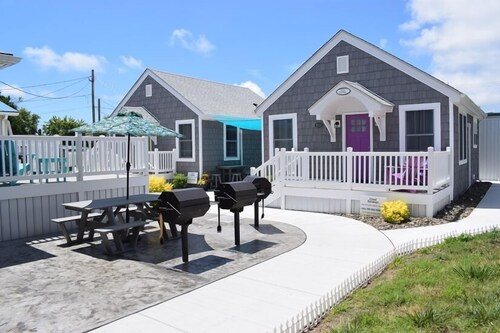 Ivy's Cottage- Renovated, In Town. Great Location.