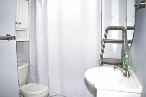 Bathtub - Ivy's Cottage- Renovated, In Town. Great Location. (Chincoteague)