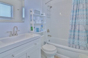 Bathtub, hair dryer, towels, toilet paper - Newly Remodeled SLC Home close to Downtown (Salt Lake City)