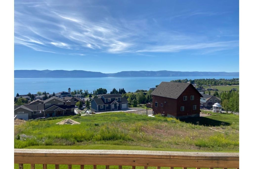 Luxury Bear Lake Retreat w/ Breathtaking Views overlooking lake 2 bedroom 2 bath