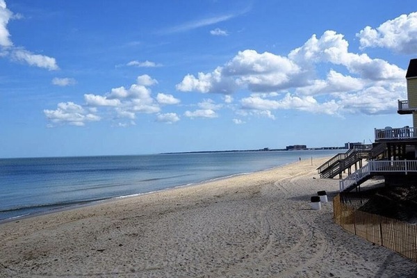 Accommodatie ligt op het strand, ligstoelen