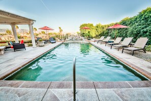Piscine extérieure, piscine chauffée