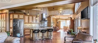 Large & Private Luxury Executive Waterfront Lakeview Estate
