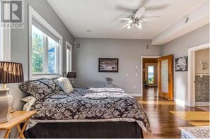 3 bedrooms, desk, free WiFi, bed sheets