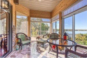 Interior - Large & Private Luxury Executive Waterfront Lakeview Estate (Greater Sudbury)