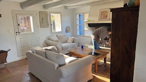 TV - Maison DE Charme Avec VUE SUR LES Collines DE LA Drome Calme Ombre ET Soleil (Puymeras)