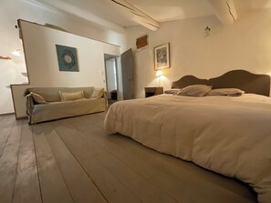 4 Schlafzimmer, Bügeleisen/Bügelbrett, kostenloses WLAN, Bettwäsche