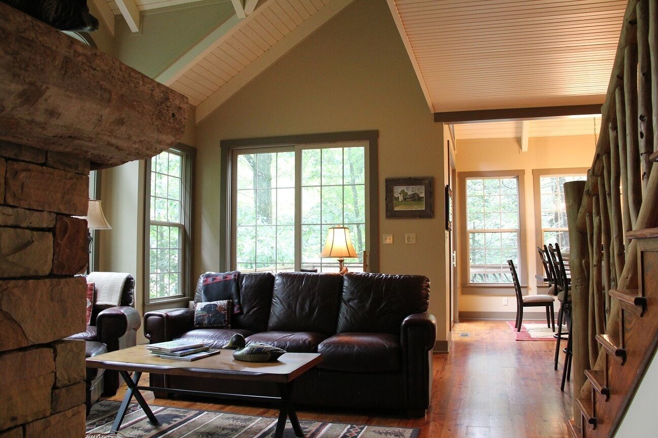 Mountain Cottage Getaway in Catatoga Private Community.