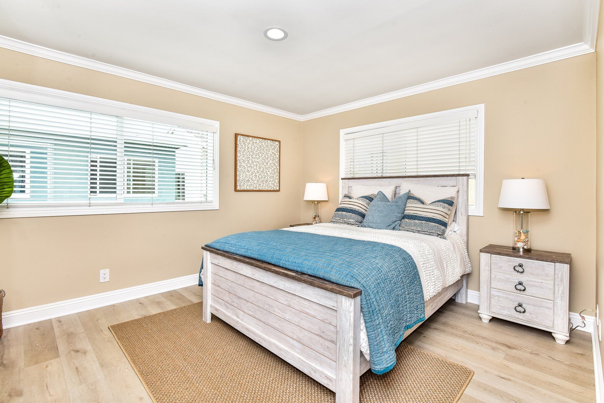 1 House from the Sand w/ Rooftop Deck on 28th Street