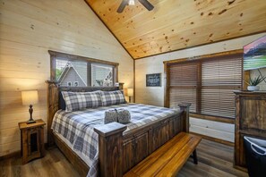 4 bedrooms, iron/ironing board, travel cot, WiFi