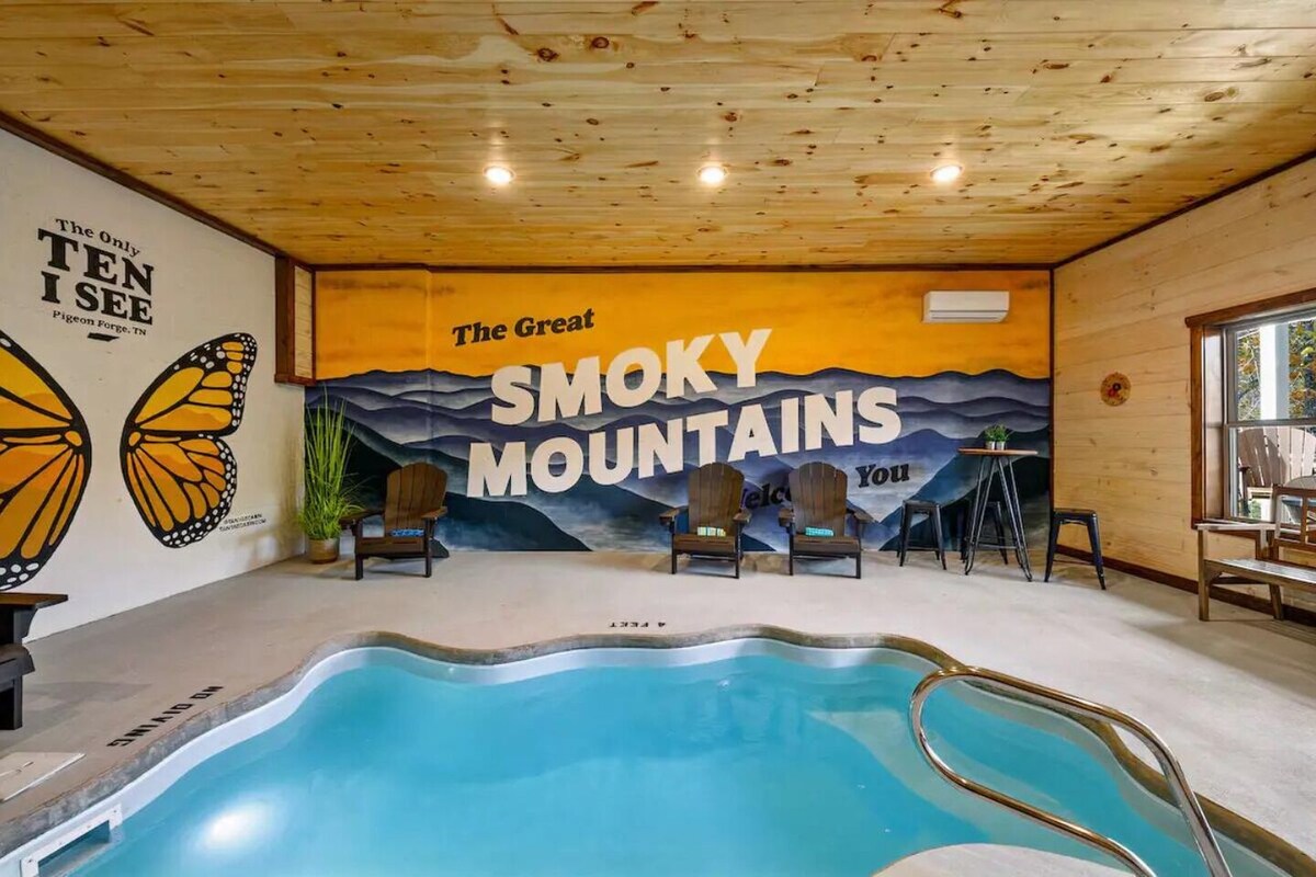 Saltwater Pool |Hot Tub| 3 King Beds| Pet-friendly