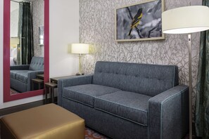 Flat-screen TV - Home2 Suites by Hilton Baton Rouge Citiplace (Baton Rouge)