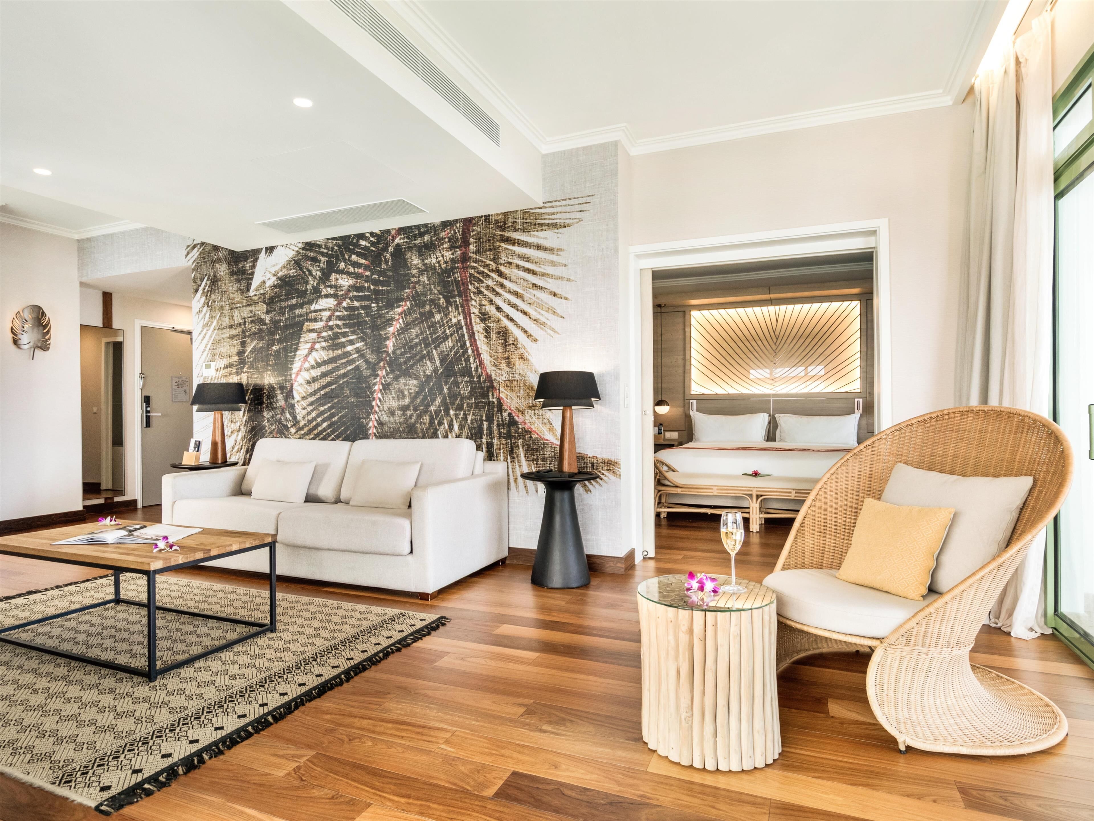 suite, 1 king bed, ocean view | living area | 55-inch led tv with cable channels, tv