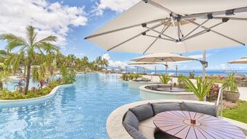 Piscine extérieure, tentes de plage, parasols de plage