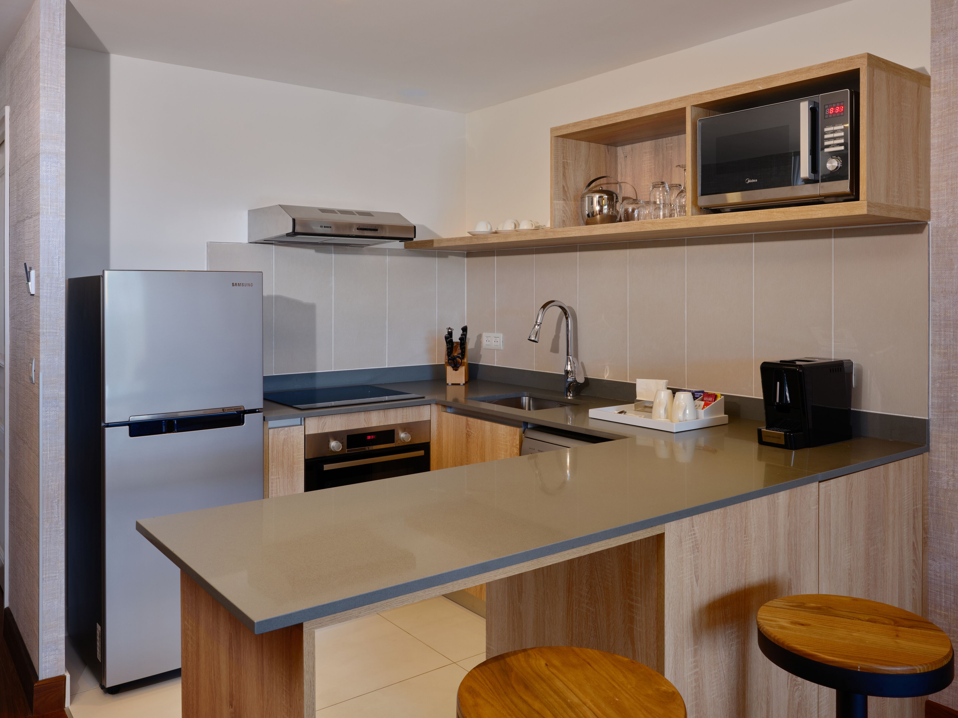 suite, 2 bedrooms, ocean view | private kitchen | coffee/tea maker