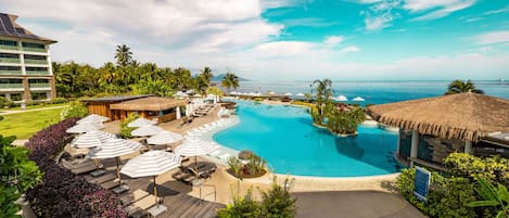 Piscine extérieure, tentes de plage, parasols de plage