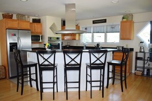 Mikrowelle, Ofen, Geschirrspüler