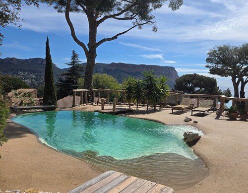 Villa Paradis vue panoramique mer cap canaille piscine lagon plage à pied 10 min