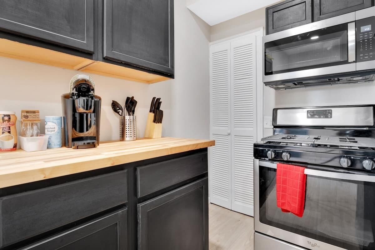 Moulin Rouge in Midtown...Free Parking!