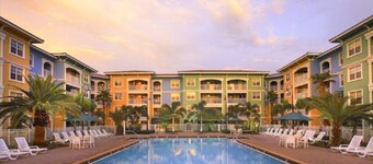 Luxury 2 bedroom with full kitchen and amenities