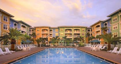 Luxury 2 bedroom with full kitchen and amenities