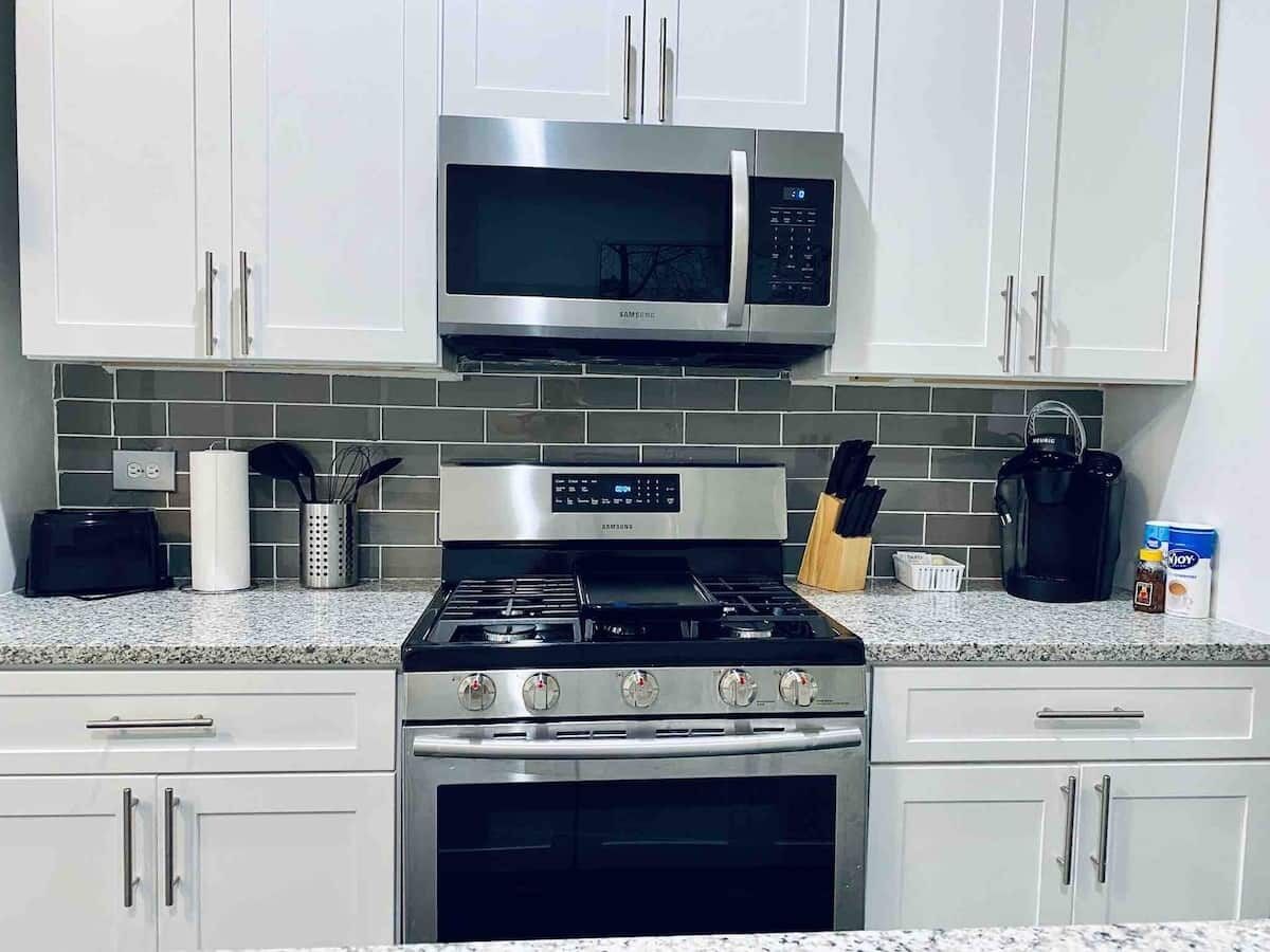 CHIC MODERN MIDTOWN PAD,PIEDMONT PARK,Free Parking