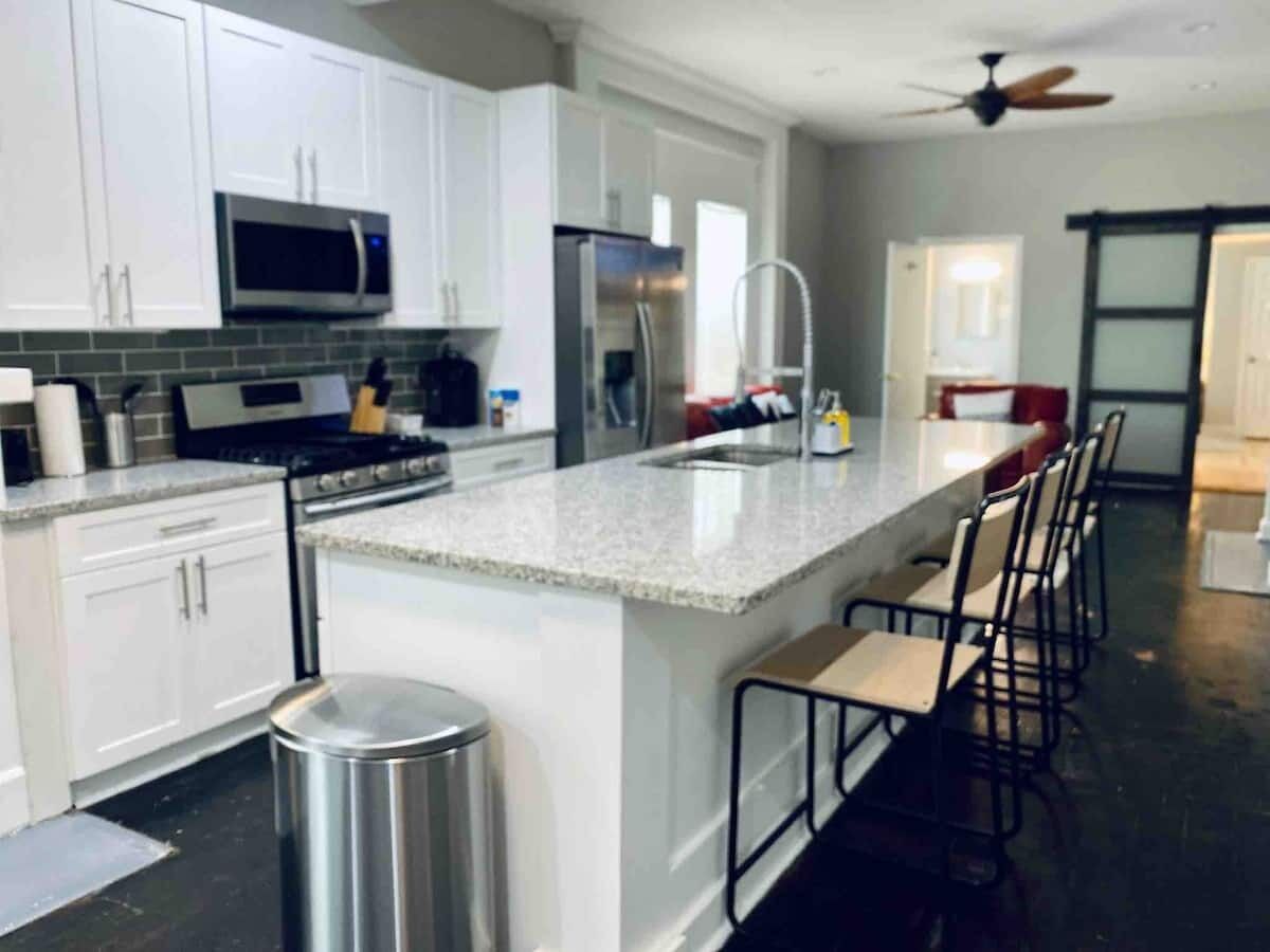 CHIC MODERN MIDTOWN PAD,PIEDMONT PARK,Free Parking