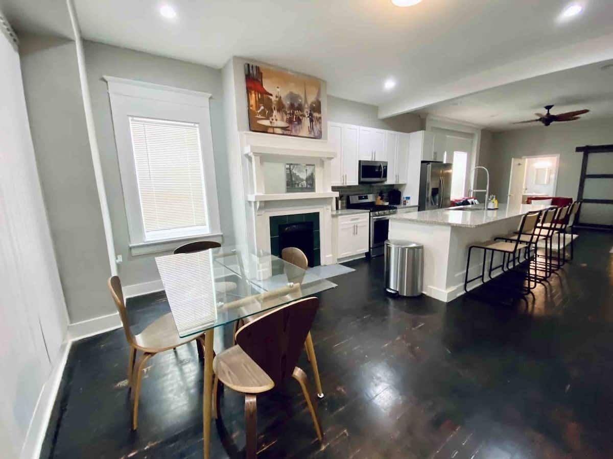 CHIC MODERN MIDTOWN PAD,PIEDMONT PARK,Free Parking