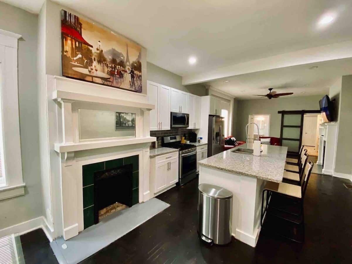 CHIC MODERN MIDTOWN PAD,PIEDMONT PARK,Free Parking