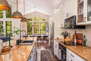 Fridge, microwave, oven, stovetop - Luxury Sedona retreat near Slide Rock—stunning red rock views & outdoor oasis. (Sedona)