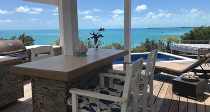 Baywatch House -Beautiful Private 3 Bedroom House on a Private 4 Acre Estate
