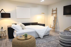 2 bedrooms, desk, iron/ironing board, travel cot