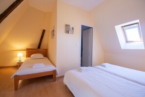 7 bedrooms, iron/ironing board, travel crib, free WiFi - Manoir le Cosquer (Pommerit-le-Vicomte)