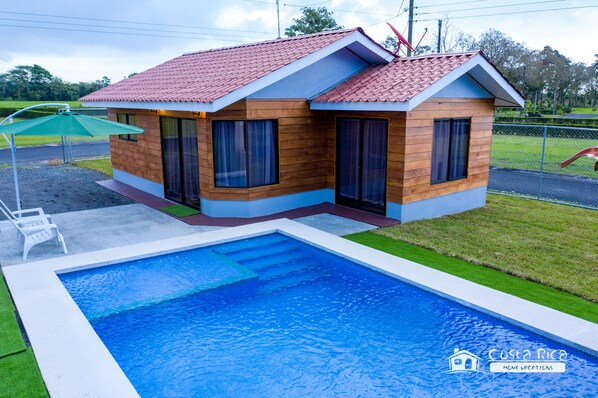 Front of property - Sunset Arenal House (La Fortuna)