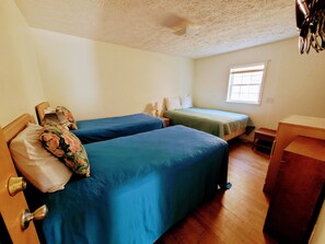 2 habitaciones, wifi gratis y ropa de cama 