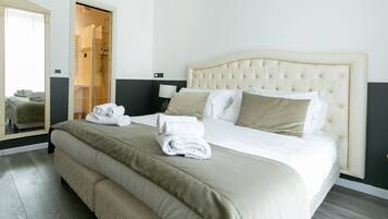 6 Schlafzimmer, Zimmersafe, BĂŒgeleisen/BĂŒgelbrett, Reisekinderbett