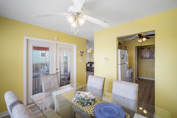 House, 3 Bedrooms, Balcony, Beachside | Dining room